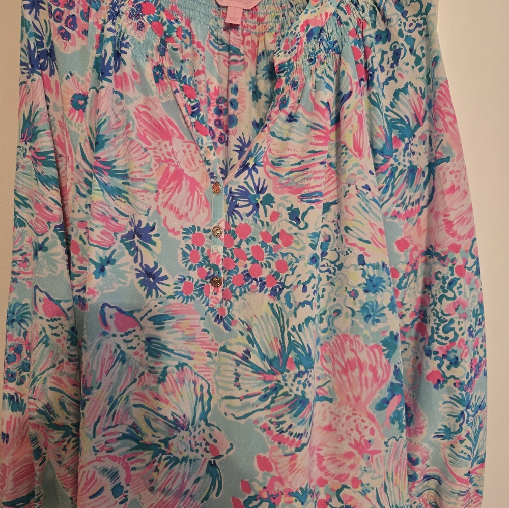 🌸 Lilly Pulitzer Elsa 100% Silk,  Gypsea Top In Serene Blue. Size SM. - Picture 4 of 7